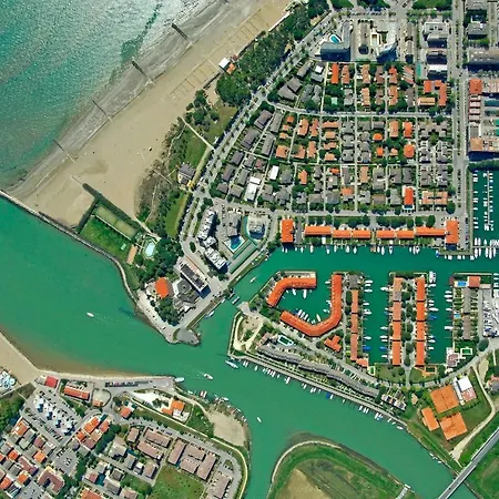 Apartment Enjoy A Sea View Terrace Near The Porto Santa Margherita di Caorle