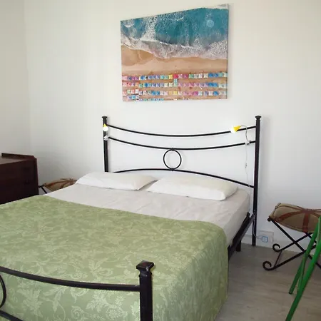 Apartment Enjoy A Sea View Terrace Near The